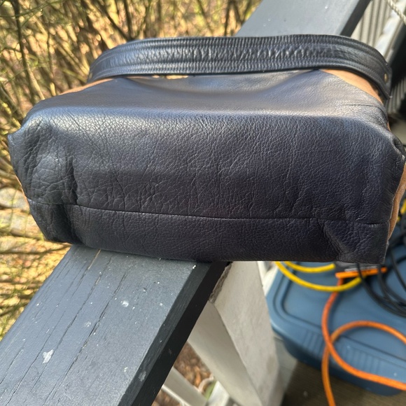 Custom North Moor Design Northern Right Leather Shoulder Bag EUC Navy and Tan - Picture 8 of 8